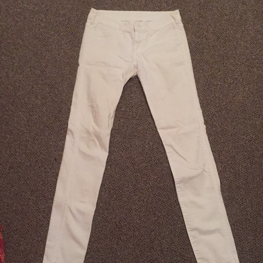 H&M white skinny jeans
